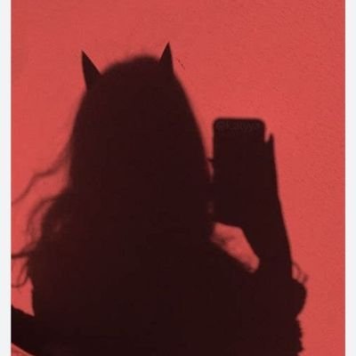 womenwild09's profile picture. 