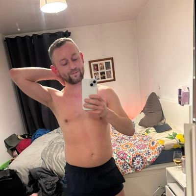 Georgemicheal63's profile picture. lost my 2k followers account so I intend to create another one to get my friend back 😀 😔 😪