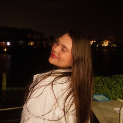 misklein's profile picture. apesar de ser bonita eu cometo erros