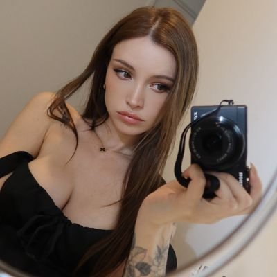 GUILTYPLXASURE's profile picture. ☾ : ¿leíste esto? ahora me debes una nude.