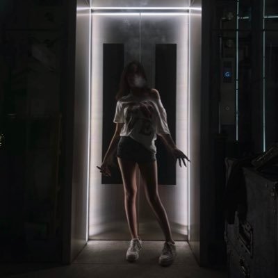 user999037's profile picture. clean acc