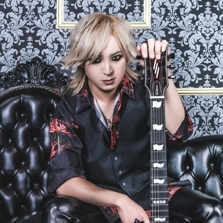 yoshlGT's profile picture. 灰児亭一門バンド(@HAIJITEIichimon)
Rose'n'Ciel(@rosenciel)
でギター弾いてます！