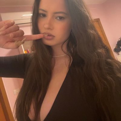 fffiifii's profile picture. A te che non sarai mai sola. @OfficialASRoma