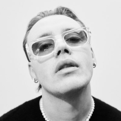 tommyotp's profile picture. The hyperactive one in @onlythepoetsuk