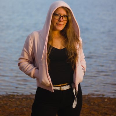 bexymae's profile picture. I play RuneScape okayly