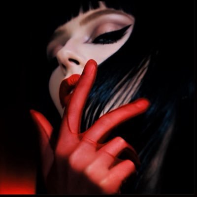 valsfknwrld's profile picture. Drag Artist - Activist - Earthling ☽ Echoes of Forever EP Out Now✨ #IndyWales #Antifascist 🏳️‍🌈🏳️‍⚧️🍉🇺🇦