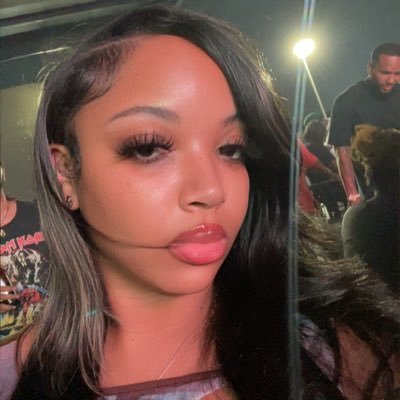 chenerya's profile picture. a muthafuckn MOM ❤️