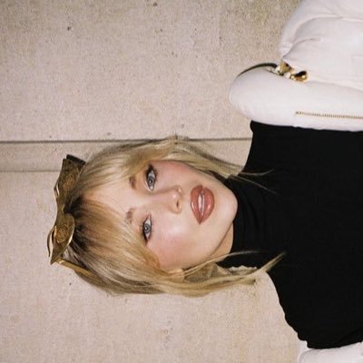 zicouts's profile picture. she/her - ela/dela. ansiosa, catastrófica, pessimista e esperançosa | https://t.co/PiFoyjvOEh as bruxas de mayfair 📖