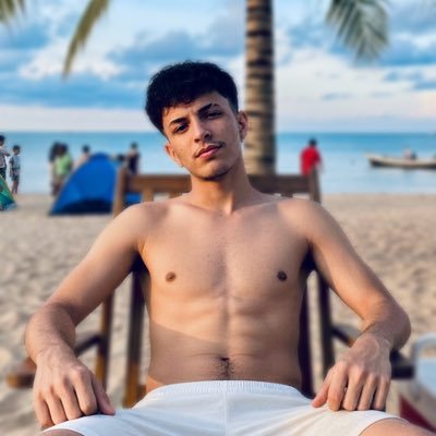 hades_lev1's profile picture. Conta nova, a outra(@hades_lev) o tt baniu! Bi 🔥