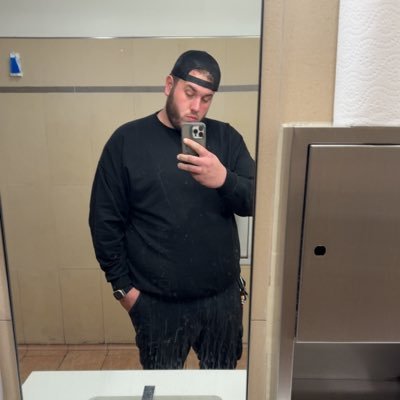 JakeWilson7272's profile picture. Message me and find out