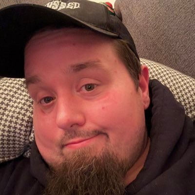 Messenjah36's profile picture. ✞ ☧ ن • politically homeless • aggressive music enthusiast • proud 🇺🇸