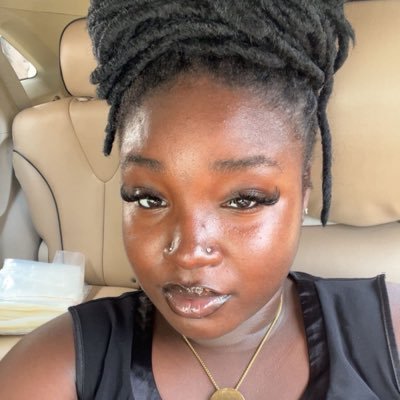 itstejbaby's profile picture. Your Future Aesthetician😉 | Feminist. | @thefufufactory💪🏾📌 | red wine? yes please.😩