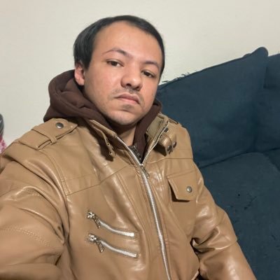 Roberth85427871's profile picture. 