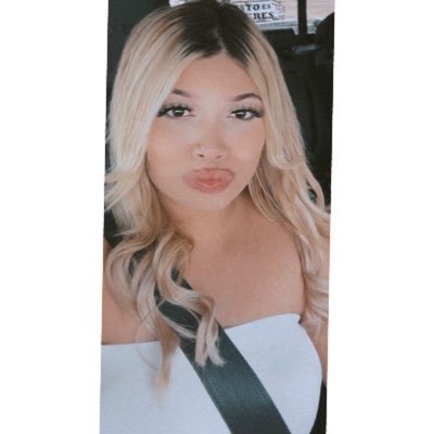 jzzmintx_'s profile picture. We only have one life so live it to the max 🌻