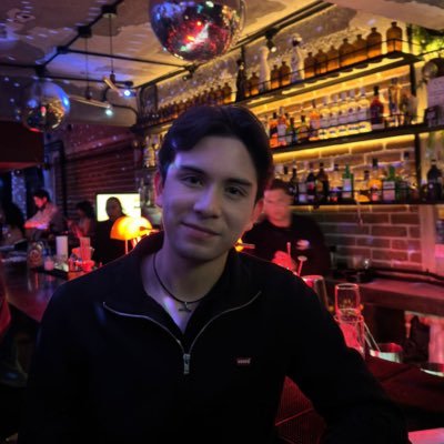 andrewbjqz's profile picture. @arianagrande @taylorswift