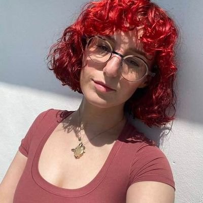 karebearwxy's profile picture. I’m available therapist