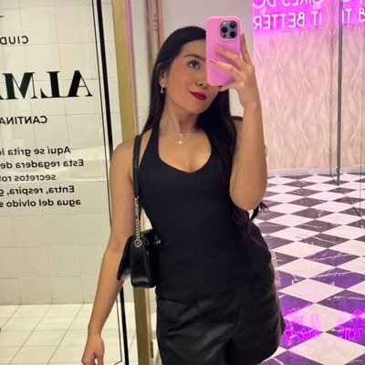 marcelacardns's profile picture. 