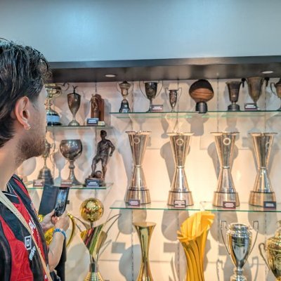 MaanuBo's profile picture. La liga es mi mayor motivo de vivir y de morir.

Mis amores:
@ldacr
@BocaJrsOficial
@acmilan