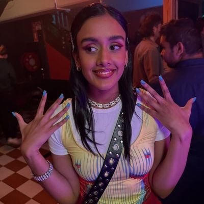 zuzuui's profile picture. just a ghost