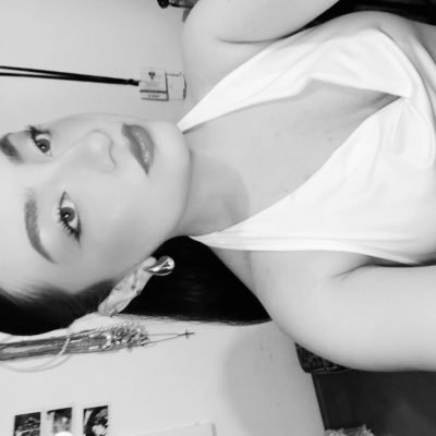 rubiaguiniga_'s profile picture. that girl out there