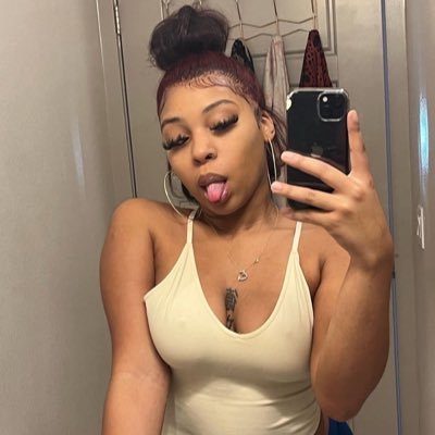 scarlett19643's profile picture. 