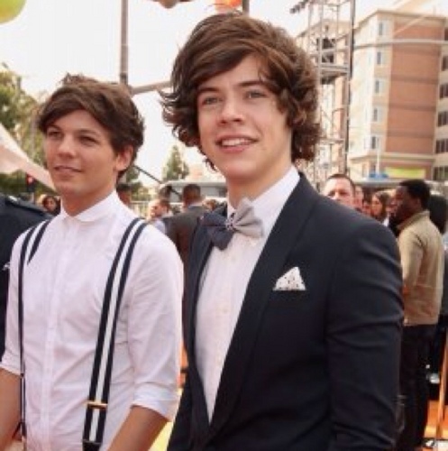 1/5 of @onedirection. single. thats it. x