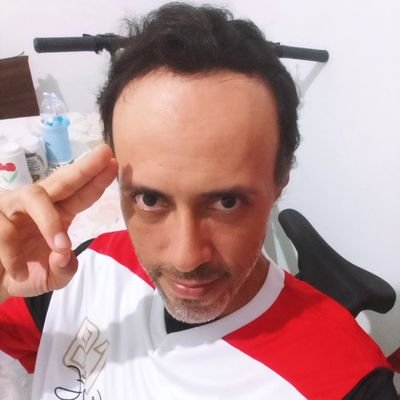 MelquiCurty's profile picture. Colecionador nostálgico de placas de arcades, consoles e revistas de videogames. 
Um pouco entusiasta do universo de Mortal Kombat também.