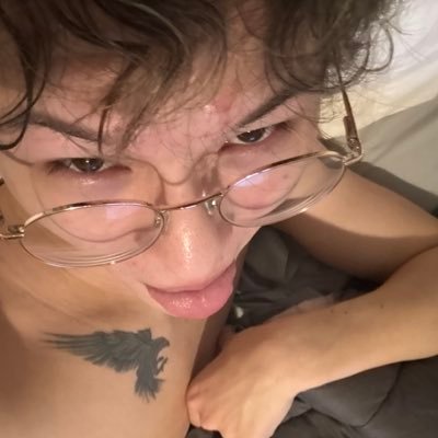 Bophhades's profile picture. Apologetically a man 21  He/Him