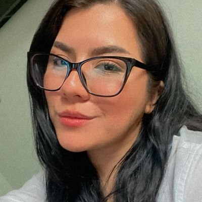 charizandraav's profile picture. Ser feliz es mi color de identidad. No soy de aquí, ni soy de allá