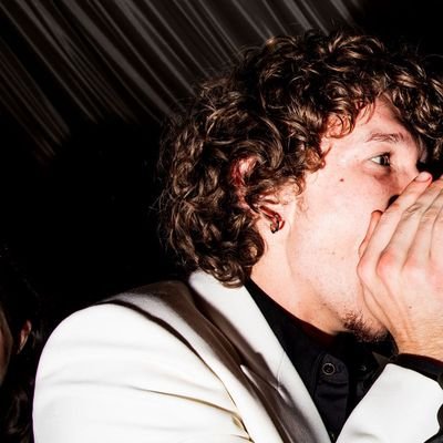 rozanovvvvv's profile picture. “i'm coming to the cottage.”