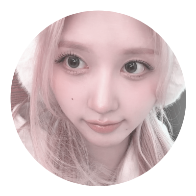 aoezora's profile picture. (business) drenched in glitter, rewrites pretty punked lashes. 🕸️🩷