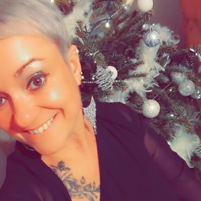 amberclochette's profile picture. J'aime les légumes et les fruits😏 et j'adore l'hiver car ça t'étonne tous les matins