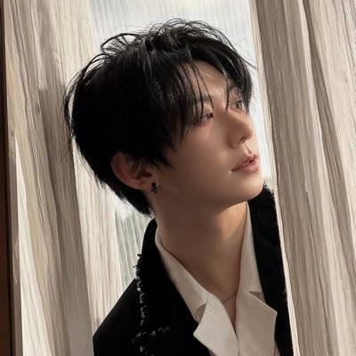 blckctpnkrbbt09's profile picture. 