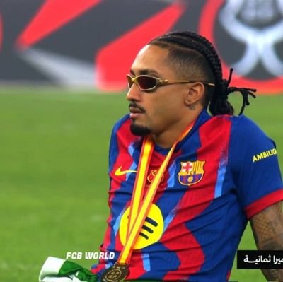 pineapplemperor's profile picture. 