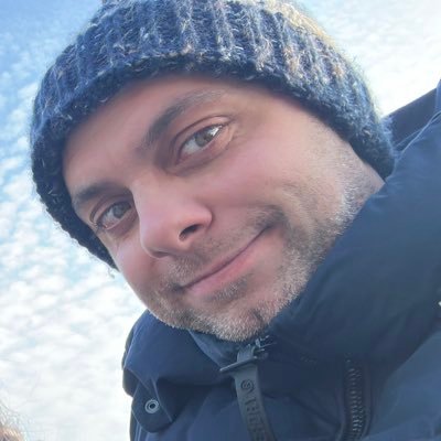 deelevuk's profile picture. If you actively describe yourself as ‘woke’ in your bio, you’re probably a cunt. If you describe yourself as ‘a woke lefty’, you’re definitely a cunt.