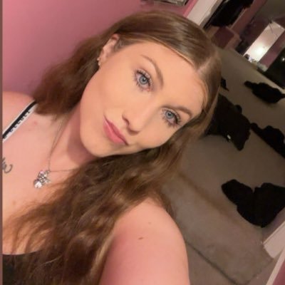 carolineb078's profile picture. life is good ~ spread love not hate 🩷