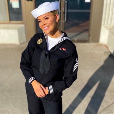 stephaniewald0's profile picture. I look like daisy, but I smell like a wild rose. proudly USA NAVY 🇺🇸⚓️
