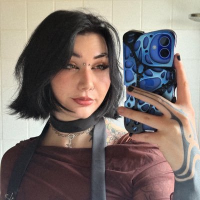 hapsolutelly's profile picture. ‧ Streameuse partenaire @Twitch ‧ live à 10h30 TOUS LES JOURS ‧contact@hapso.fr ✉️ ‧ https://t.co/er84YoMRje ☁️