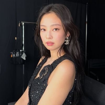 schmitzbia's profile picture. The Aphrodite of terra, scutcheon of sanctity, incisive glances, crashing into your mind in one seconed.