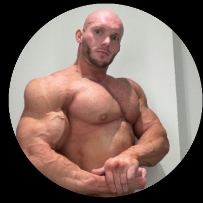 RHiNO2017817's profile picture. it's one click away 😈🥵