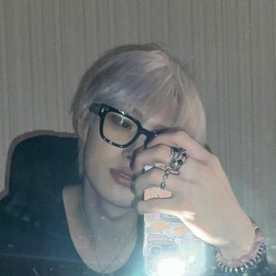 monthuskyx's profile picture. 