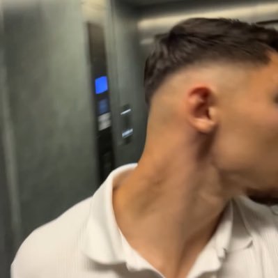 roenxpr's profile picture. 