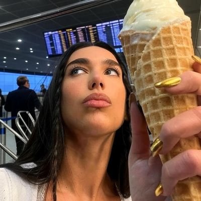 elonmusk275739's profile picture. 