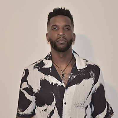 Read4Yourself's profile picture. 🧨 No hago mucho 🙂