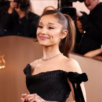haveawish's profile picture. Twitter: the place where stalking celebs is expected :) A Wenclair/ Gelphie fan account, Jenna Ortega & Ariana Grande Stan.
🏴󠁧󠁢󠁳󠁣󠁴󠁿🇬🇧🏳️‍🌈

She/Her