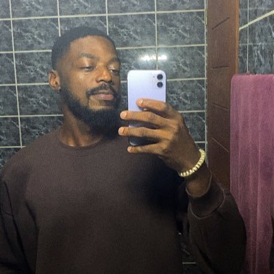 L_Etame's profile picture. Music Lover || Hala Madrid y Nada Mas. 🤍