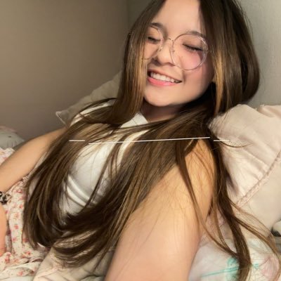 hassellascencio's profile picture. i wish you roses 333 𐙚