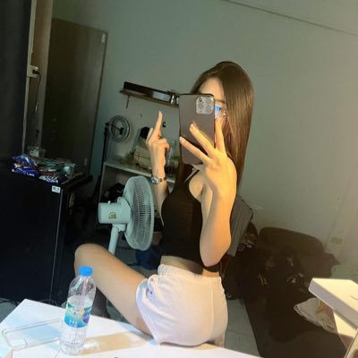 elezted's profile picture. รับงานขายรูปคริบคอลเสี่ยว 🆔 fareen56