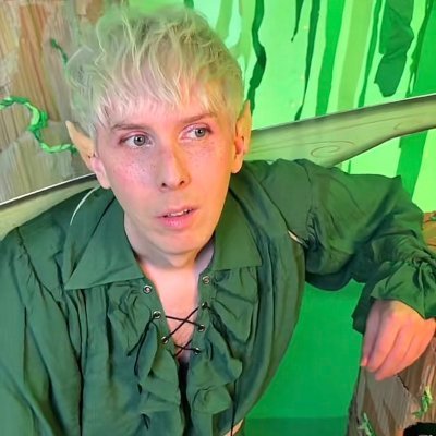 bottomsonlybar's profile picture. "phil lester presents... 💫frosting and anal💫"