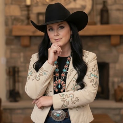 sandrachacon91's profile picture. Manager De La Parra Promotions/Promoter/Manager/Admin/Talent Scouting Agent/ Supporter of Independent Artists/ Beauty Influencer for Farmasi